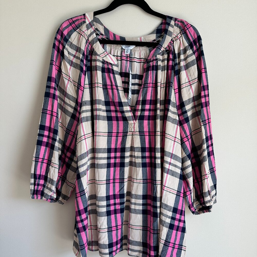 NWT Crown & Ivy Plaid Peasant Top